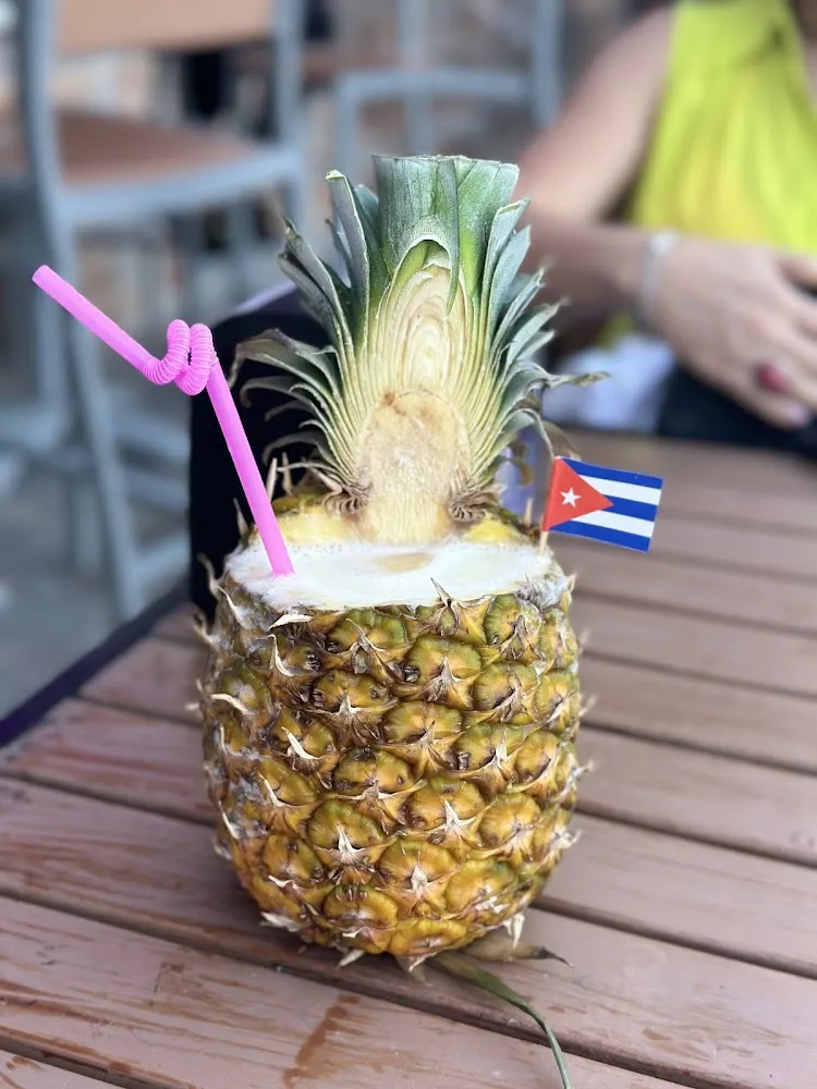 Cocktail En Pineapple